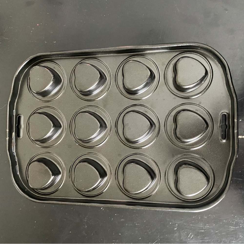 Mini Heart Pan - Picture 2 of 3